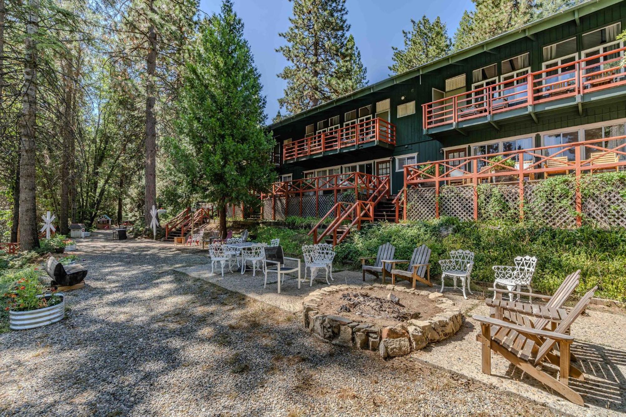 Narrow Gauge Inn Fish Camp Bagian luar foto