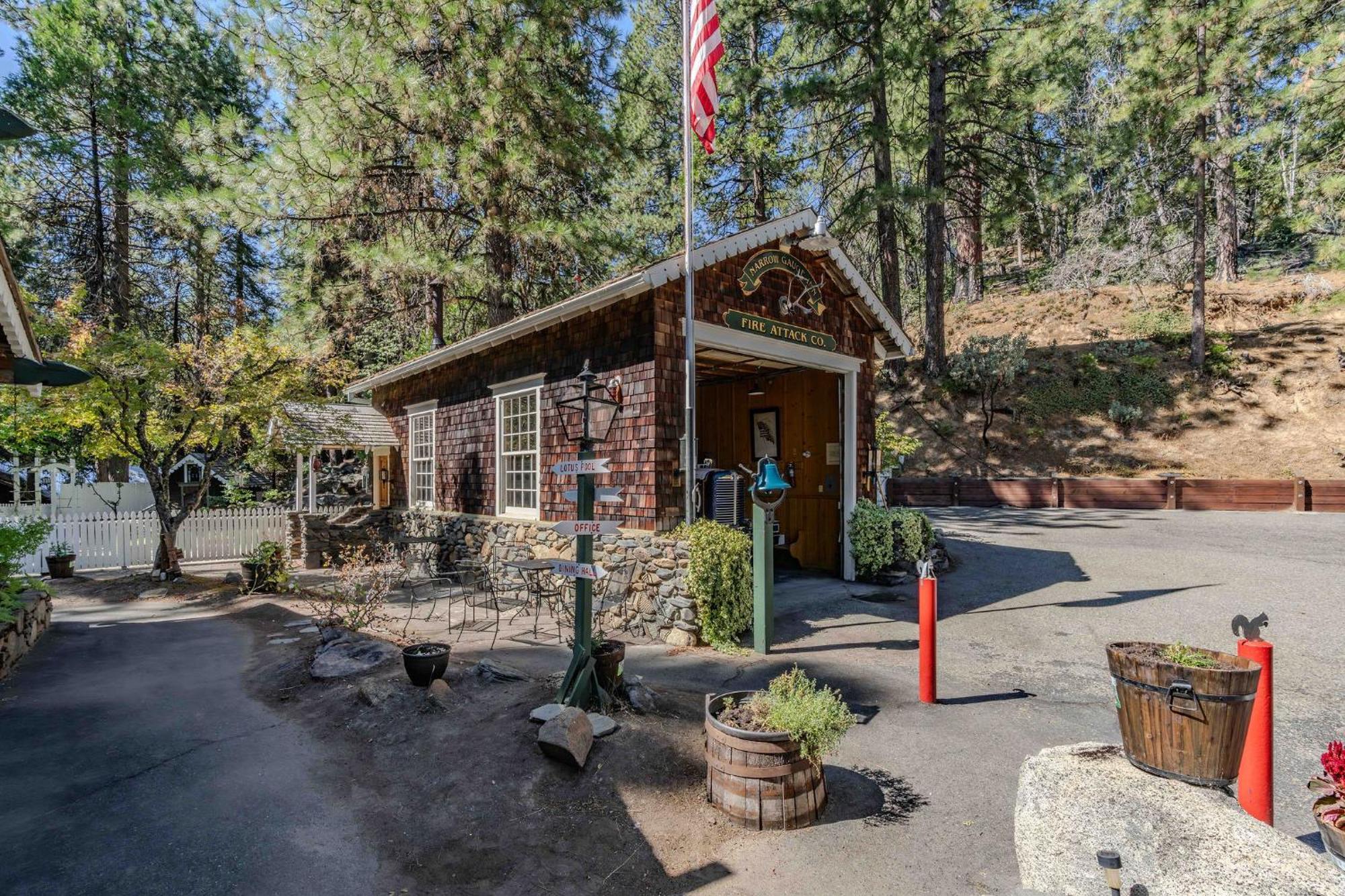 Narrow Gauge Inn Fish Camp Bagian luar foto
