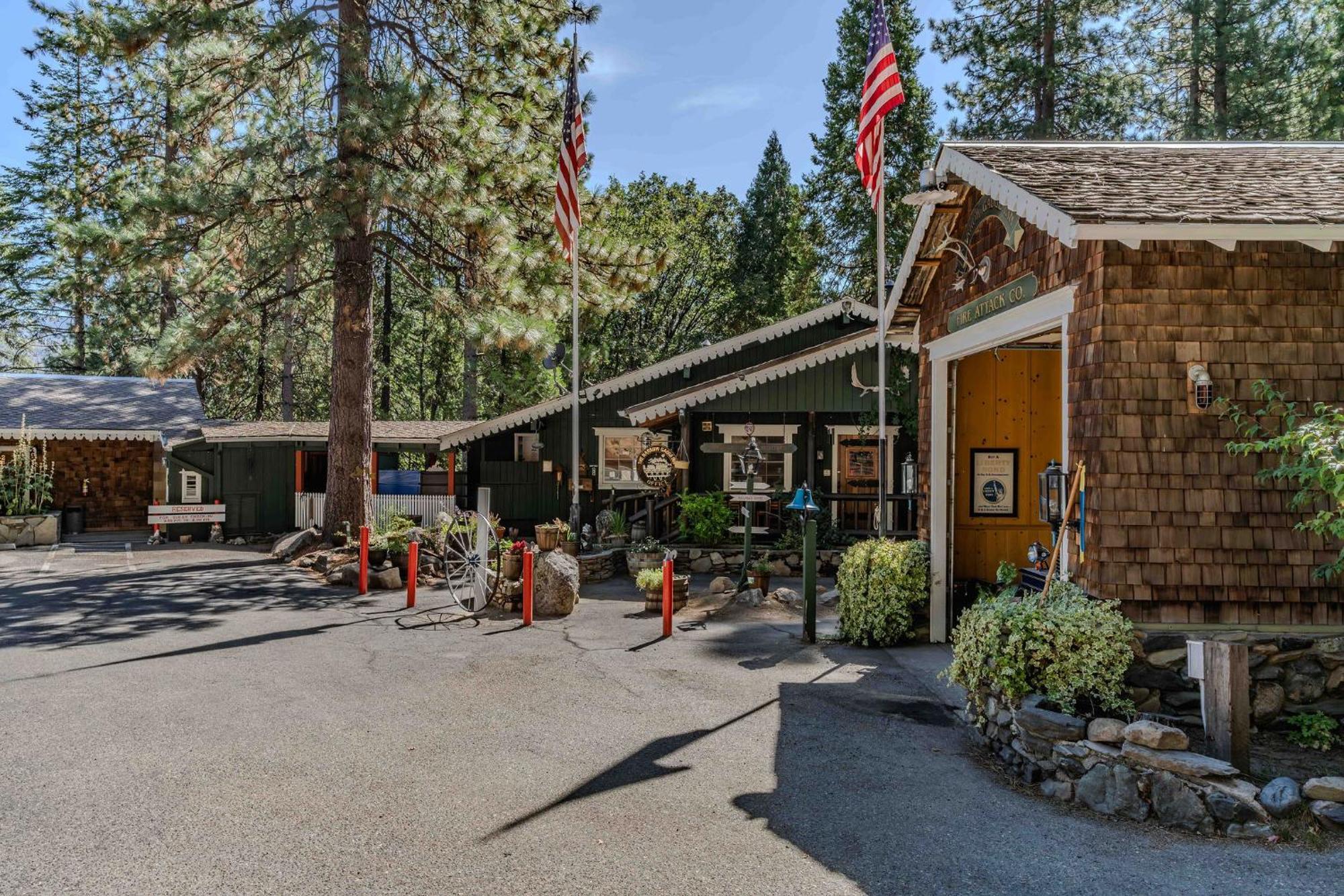 Narrow Gauge Inn Fish Camp Bagian luar foto