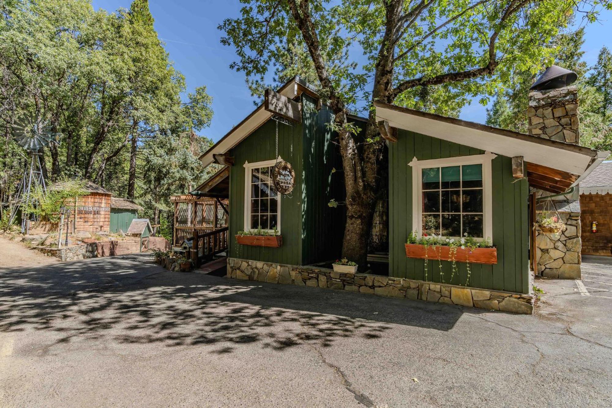 Narrow Gauge Inn Fish Camp Bagian luar foto